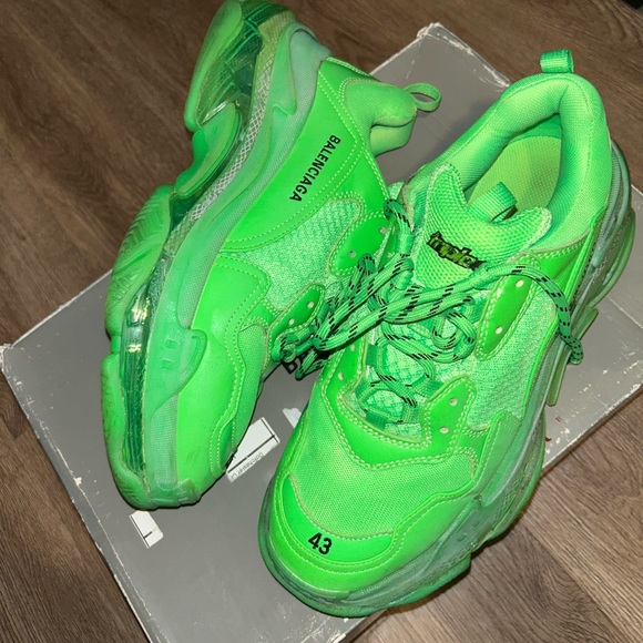 neon green balenciaga triple s - Picture 5 of 7
